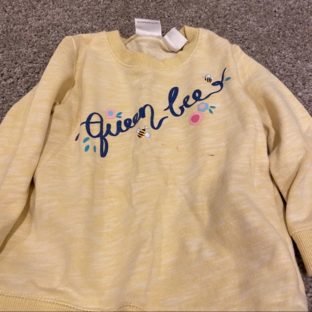 3/$20✨ Girls 2T bundle of tops and bottoms - Picture 4 of 12
